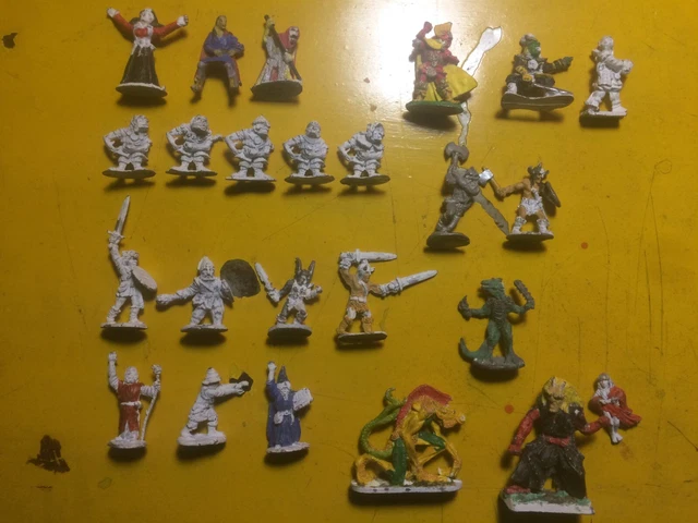 Lot 23 figurines métal grenadier, ral partha, héros , magiciens, monstres