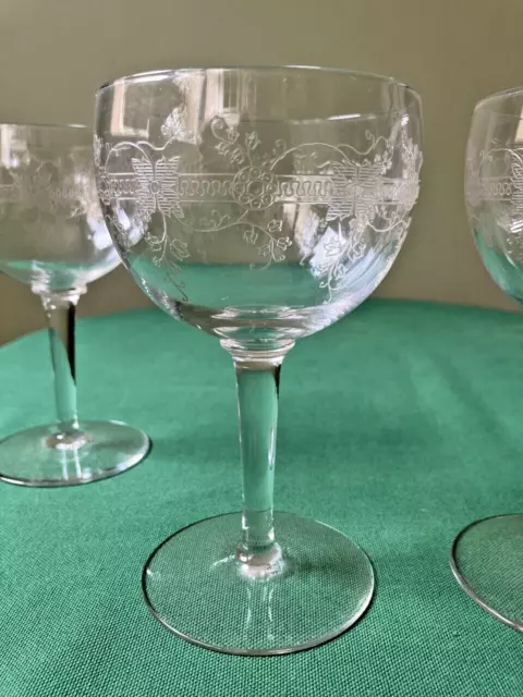 4 verres à eau en cristal gravé Baccarat Saint-Louis (?)