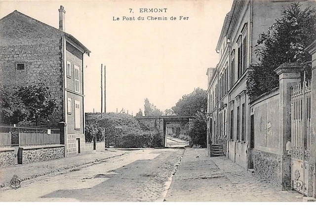 95. n° 104112 .ermont .le pont du chemin de fer .