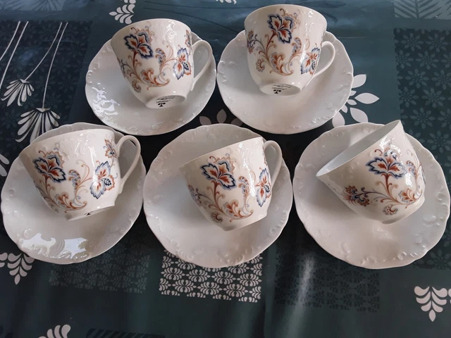 Cinq tasses à café  et soucoupes  porcelaine de Limoges  Tharaud  ankara
