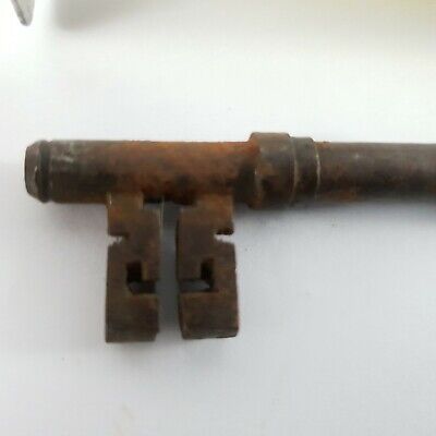 Antique Key From Hanover House Douglas Isle of Man - Now turned into flats - H4 2