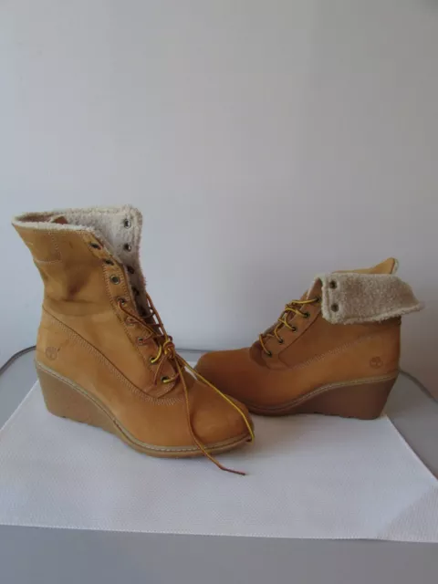 bottines compensées  fourrées timberland cuir de suède camel 39