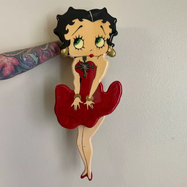 Betty Boop Vintage Wall Clock Glittery Swinging Legs