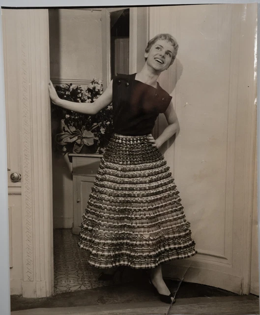 Tirage Photo Argentique Années 60 - Femme Danseuse De Cabaret En Collant, 18x24 Cm