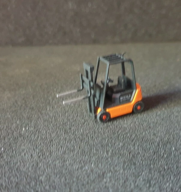 Chariot élévateur CASE 586E – Échelle 1/35 – Conrad – Occasion Boîte Fermée