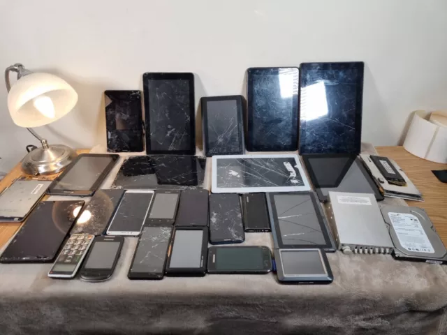 Big Job Lot Of Phones Lenovo Apple Samsung Some Working Some SPARE REPAIR