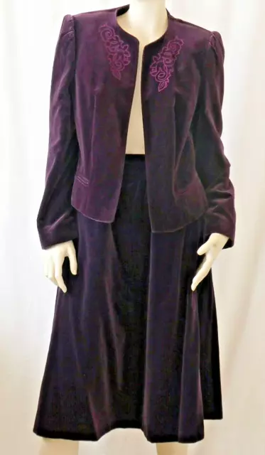 Super vintage DERETA damson velvet ladys 2 pce skirt suit, top 14 skirt 12, VGC