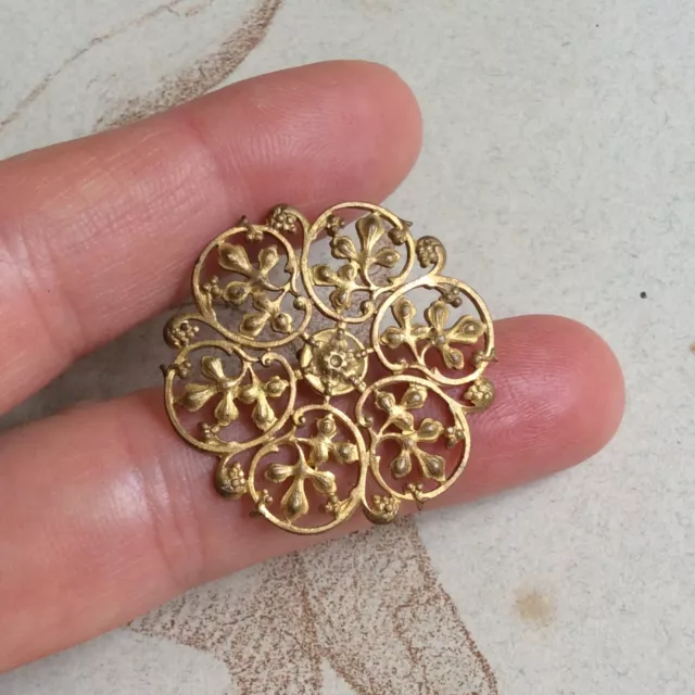 Bouton Ancien Laiton Doré Ajouré Feuillage 30 mm