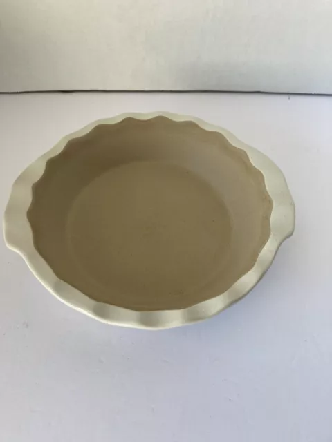 Pampered Chef Family Heritage Stoneware 9" Deep Dish Pie Plate - Ivory