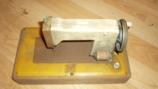 Ancienne Machine à Coudre Jouet Enfant - MG France - Années 1950/60 - Tôle Et Plastique