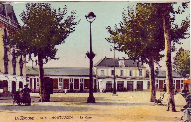 CPA 03 AUVERGNE Allier Env. Vichy Moulins MONTLUCON La Gare Animée
