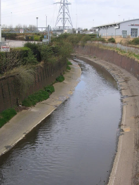 Photo 6x4 River Rea passes Star City, Birmingham At this point the River  c2009