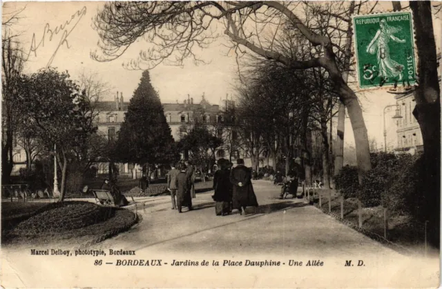CPA BORDEAUX - Jardins de la Place Dauphiné - Une Allée (655584)