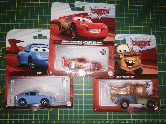 1 lot de 3 voitures cars disney pixar metal mattel 1/55