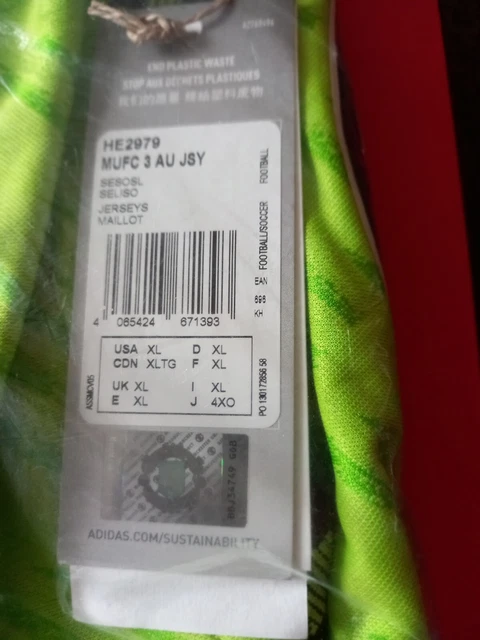 brandneu in Originalverpackung Man UTD XL drittes Shirt Fernandes 8