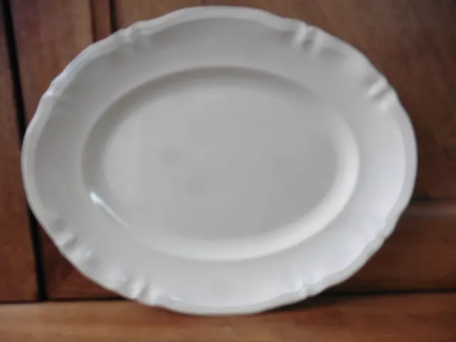 grand plat en faïence de Sarreguemines couleur Ivoire époque 1900