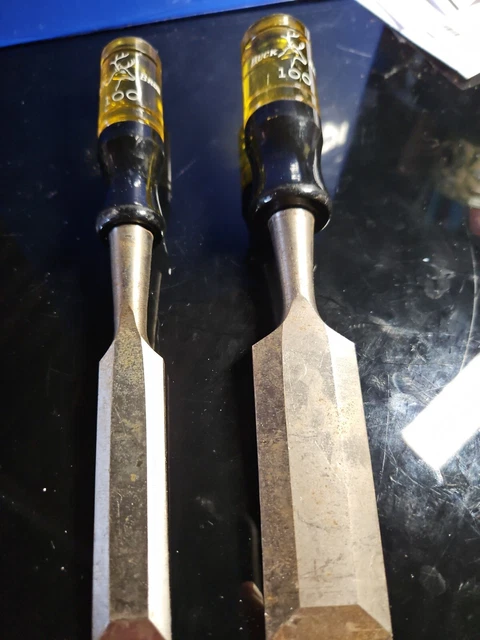 2 Buck Bros 100 Wood Chisels 1 1/4 And 3/4 Inch