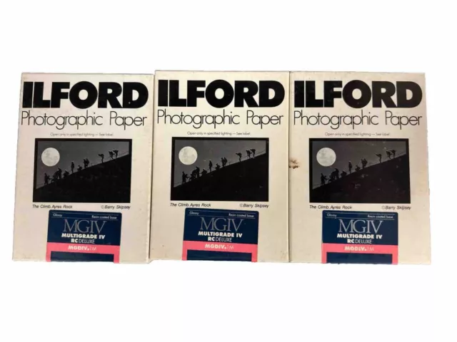 Ilford Multigrade IV RC Deluxe Paper. Outdated. Glossy 5x7inch 221 sheets.