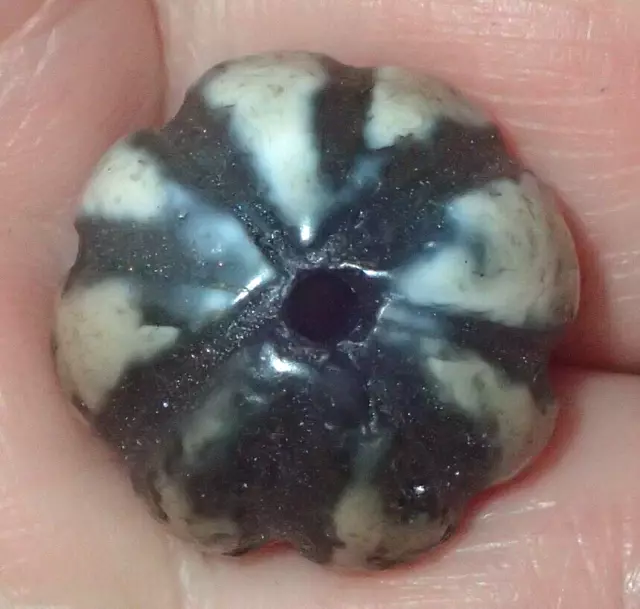 19mm Rare Old Indo -Tibetan Chung old Agate bead, #S6067