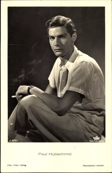 Ak Schauspieler Paul Hubschmid, Portrait, Zigarette rauchend - 10868013