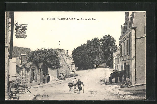 CPA Pouilly-sur-Loire, Route de Paris
