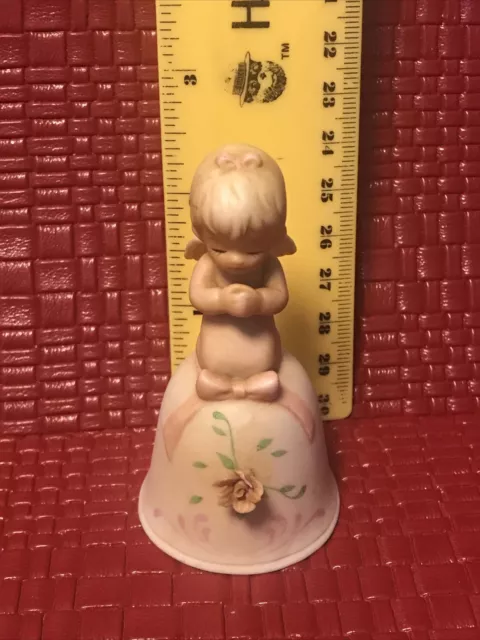 Vintage GEO Z LEFTON Bisque ANGEL BELL Pray Applied Pink Flower w/ Clapper 1985