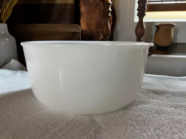 Vintage Glasbake Mixmaster Sunbeam 19CJ Large White Milk Glass Mixer Mixing Bowl