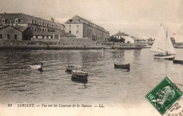 CPA 56 - LORIENT (Morbihan) - 52. Vue sur les Casernes de la Marine