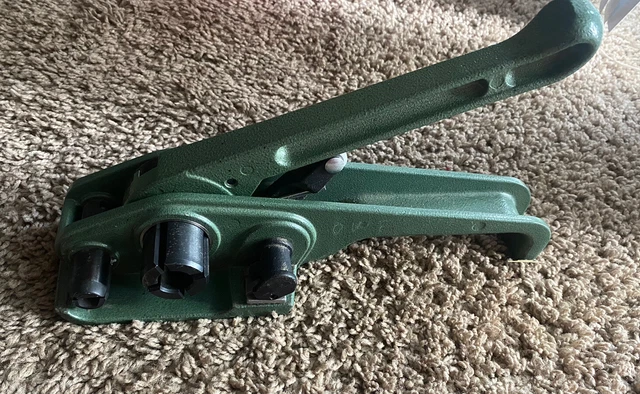 Industrial tensioner for polyethylene strapping, 1/2"- 3/4"