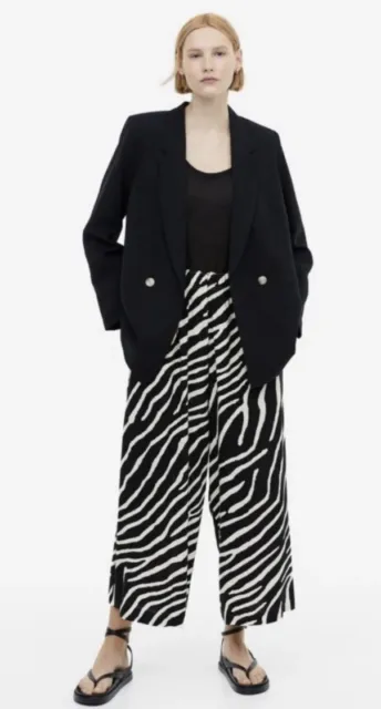 H&M Crop Pull-on Zebra Print Pants Size Large