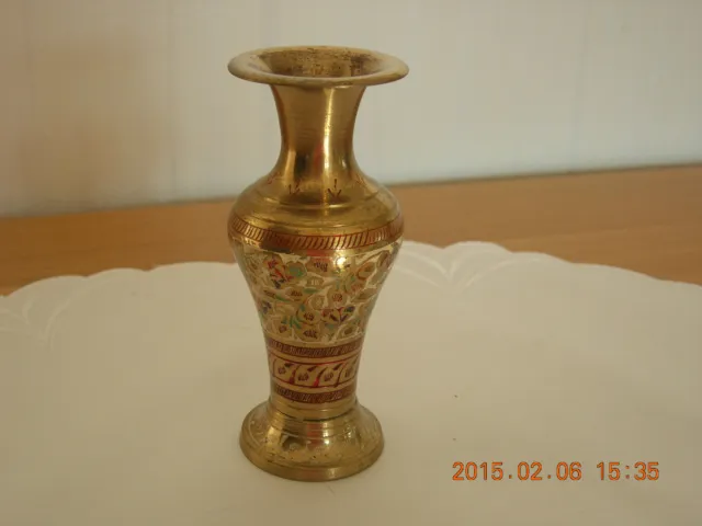 Messing Vase filigran gearbeitet mit farbigen Motiven