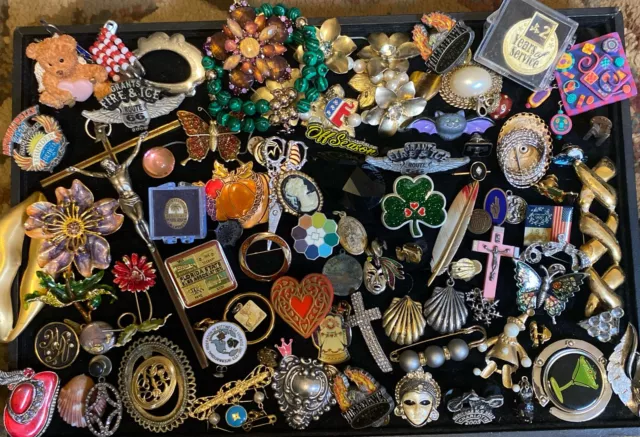 Lot Collection Of Assorted Vintage Miscellaneous Buttons Pins Pinbacks Junk Asst