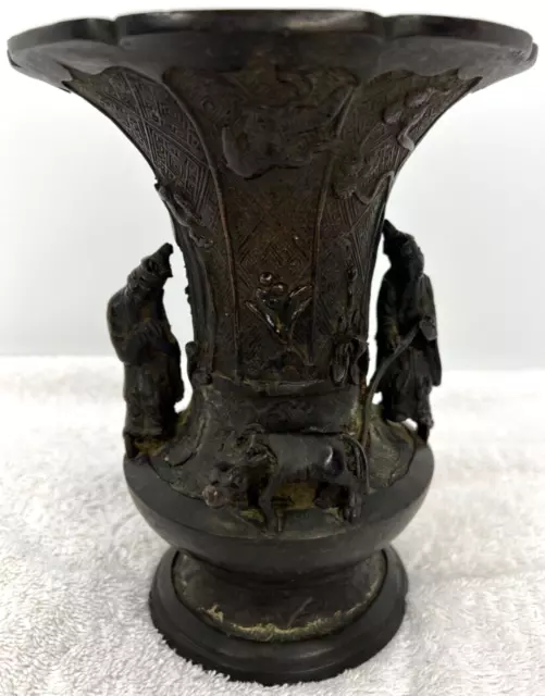 Antique 19th C Chinese Bronze Detailed Figural Sculpture Men Urn Vase Asian