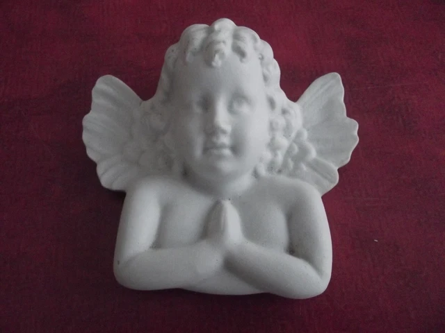 Petite Boîte Décorative Ancienne - En Biscuit Avec Un Angelot Sur Le Couvercle, Occasion