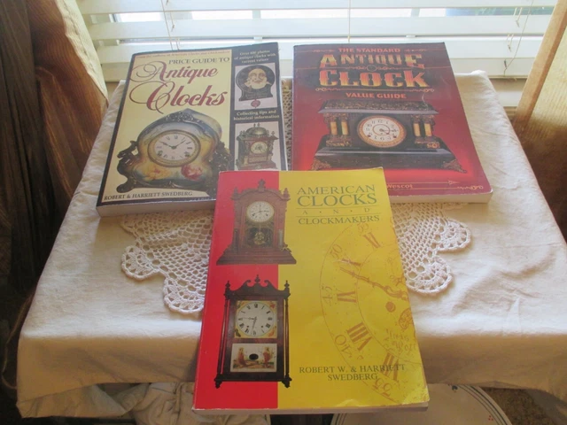 Lot (3)  Antique clocks, clockmakers Guides Books Ex Condition NICE