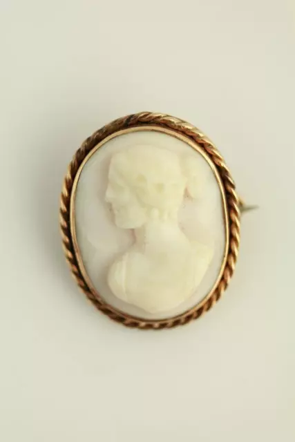 Vintage 14 Kt Gold Hand Carved Shell Cameo Brooch Fine Detail Lady C Clasp F571