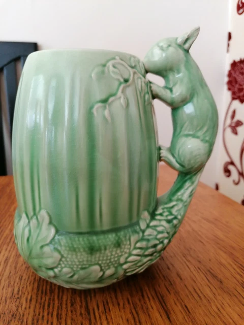 RARE VINTAGE SYLVAC LARGE GREEN SQUIRREL VASE 23cm