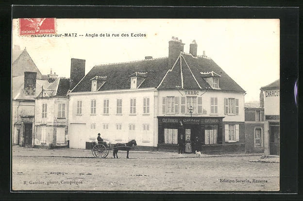 CPA Ressons-sur-Matz, Angle de la rue des Ecoles 1910