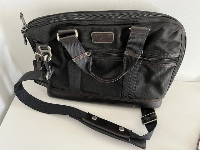 TUMI STYLE 022610HKH Earle Compact Brief 直販人気商品 faperta.unej