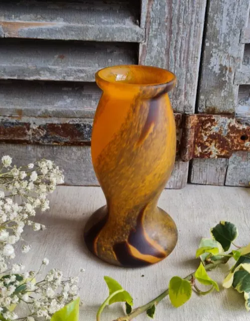 Ancien Petit Vase Pate De Verre Signe Vianne Orange