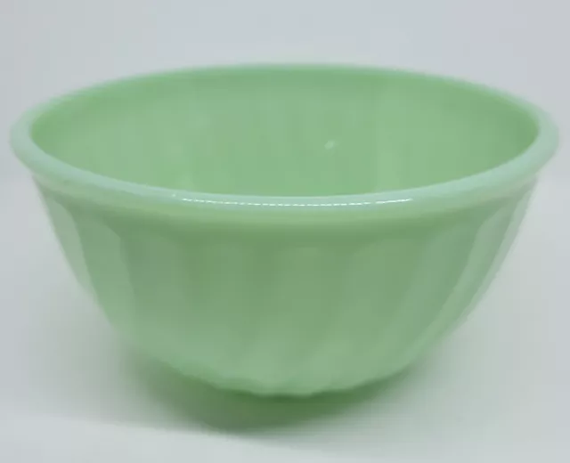 Vintage Fire King Oven Ware Jadeite 7” Swirl Mixing Bowl Excellent Oven U.S.A.