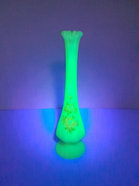 VTG FENTON CUSTARD Satin Uranium Glass Water Lily Footed Swung Bud Vase
