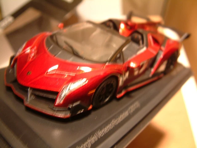 LAMBORGHINI VENENO      au  1/43    neuve + boîte    WHITE BOX