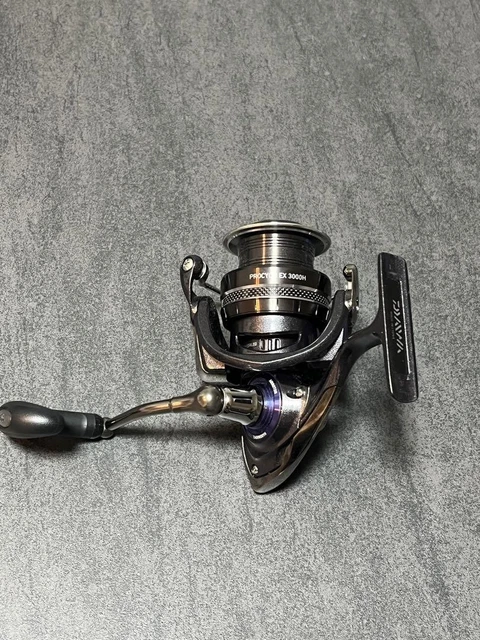 ダイワ PROCYON EX 3000H Daiwa Procyon Ex 3000H Saltwater Spinning Reel, Excellent