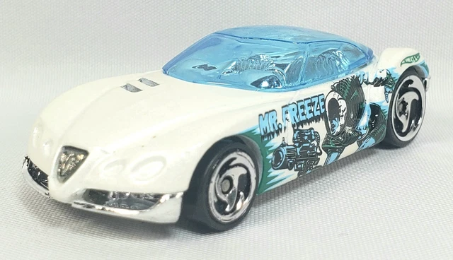 HOT WHEELS GOLDEN Arrow MR. FREEZE | White Diecast Car | Mattel 2002 DC