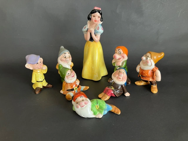 VINTAGE DISNEY SNOW White and the Seven Dwarfs Figurines Set Pre-Owned ...