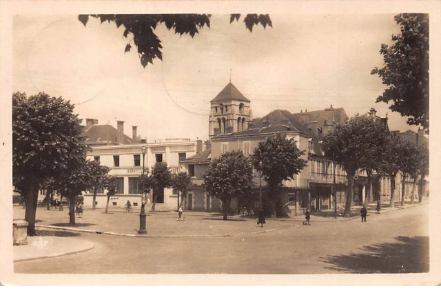 58 - COSNE SUR LOIRE - SAN41481 - Place de la Mairie et Boulevard de la Républ