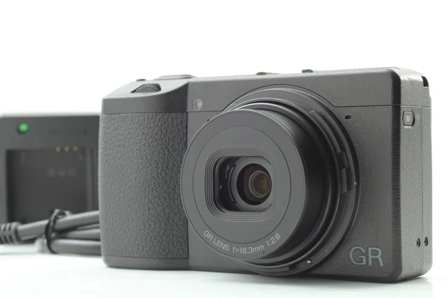 [MINT] Ricoh GR Digital III black 24.2MP Digtal camera 18.3mm f/2.8 From JAPAN