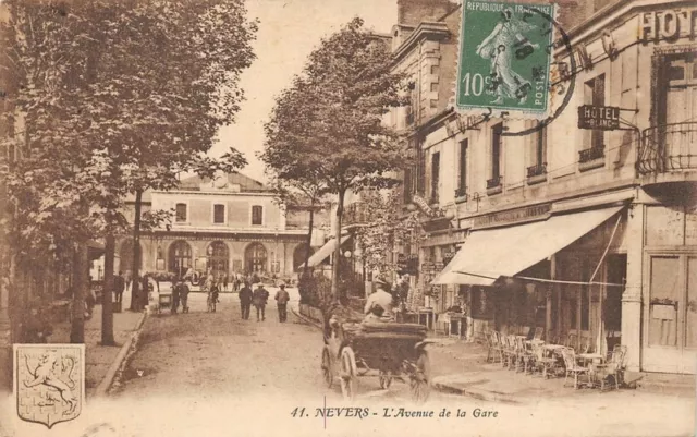 NEVERS l'avenue de la gare