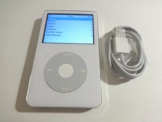 APPLE iPOD CLASSIC 5.5TH GEN. WHITE 30GB...WOLFSON CHIP...NEW BATTERY